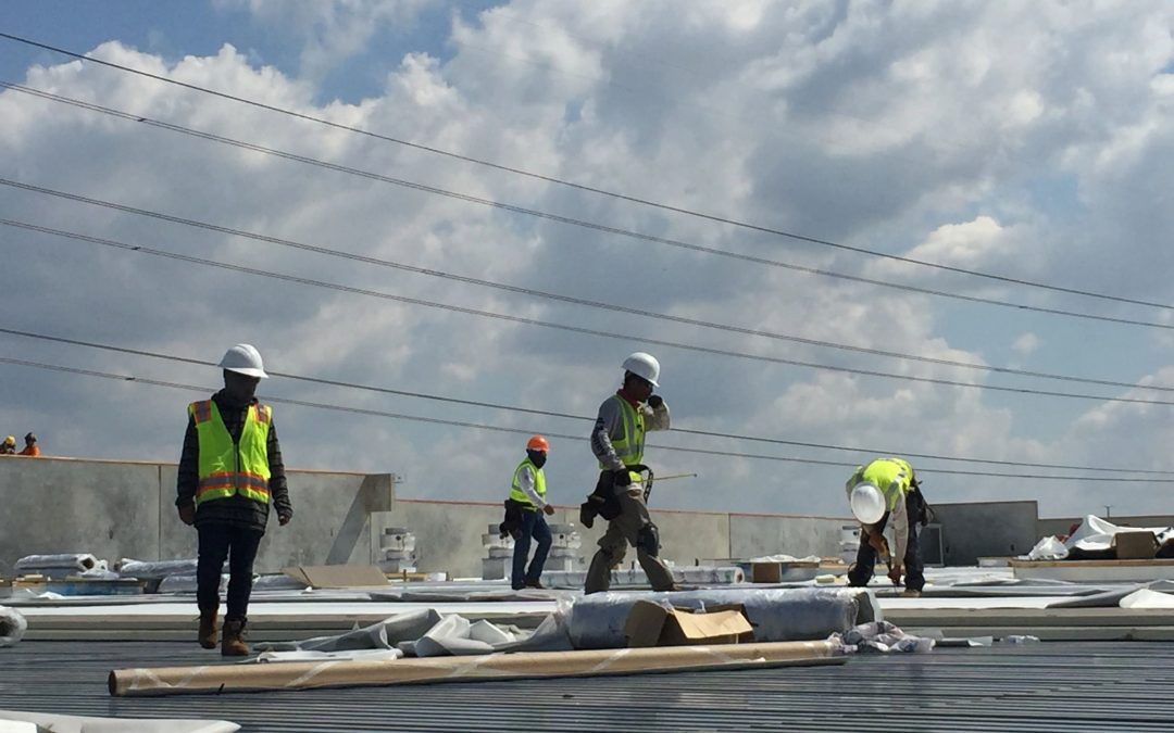 How to Select a Professional Commercial Roofing Contractor